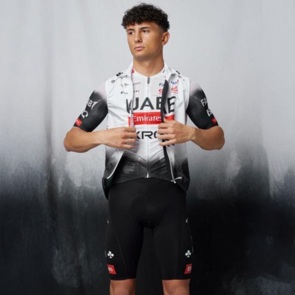 Heren Pissei UAE Team Emirates Vest 2025